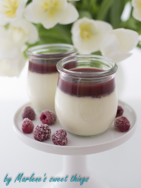 Panna Cotta mit Himbeer und Cranberry Fruchtsauce - Marlenes sweet things
